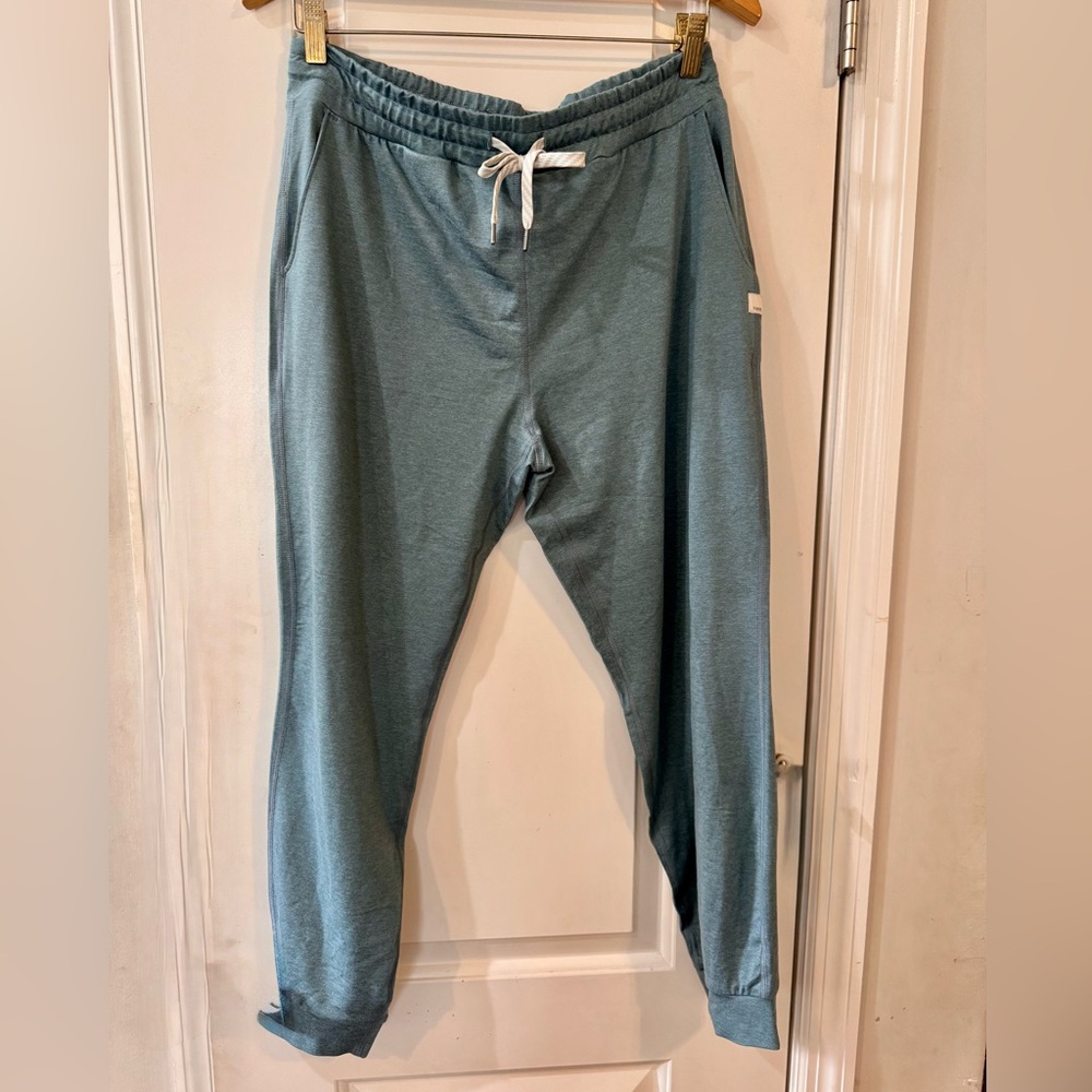 Vuori Performance Joggers Sz M *NEW*
